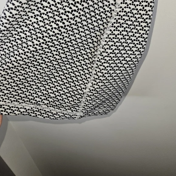 Lululemon Black & White Power Y Tank - Picture 3 of 8